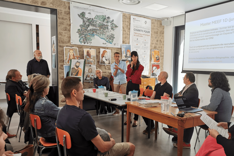 Le panel d'intervenants de la table ronde sur l'enseignement de l'histoire de la Bretagne