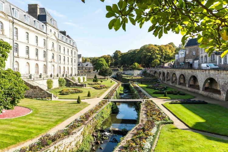 Hôtel de Lagorce, jardins, Vannes