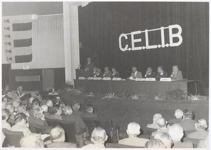 Photo d'une réunion du CELIB à Pontivy en 1970