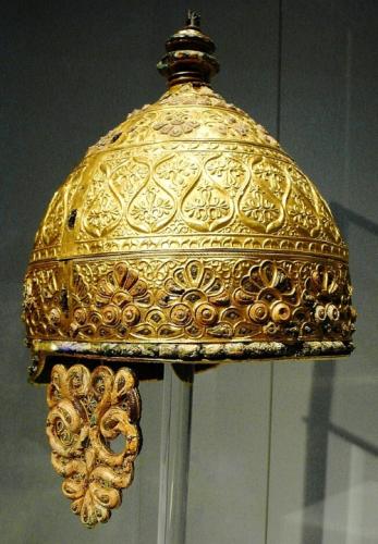 Photographie du casque celte d'apparat d'Agris