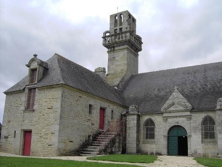 Photographie de la chapelle de Languivoa au clocher décapité