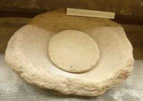 Meule et molette du Néolithique