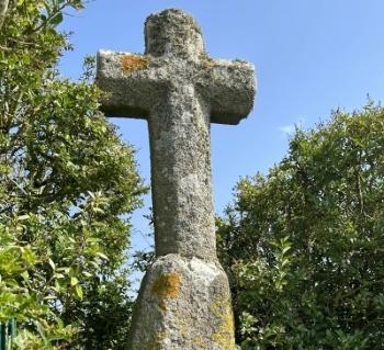 Stèle christianisée d'Iliz Koz